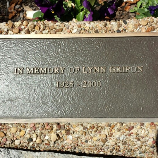 Helen's Garden 701 E. Main