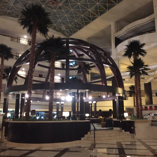 Photo taken at Al Bustan Rotana Hotel  فندق البستان روتانا by Emad A. on 10/26/2015