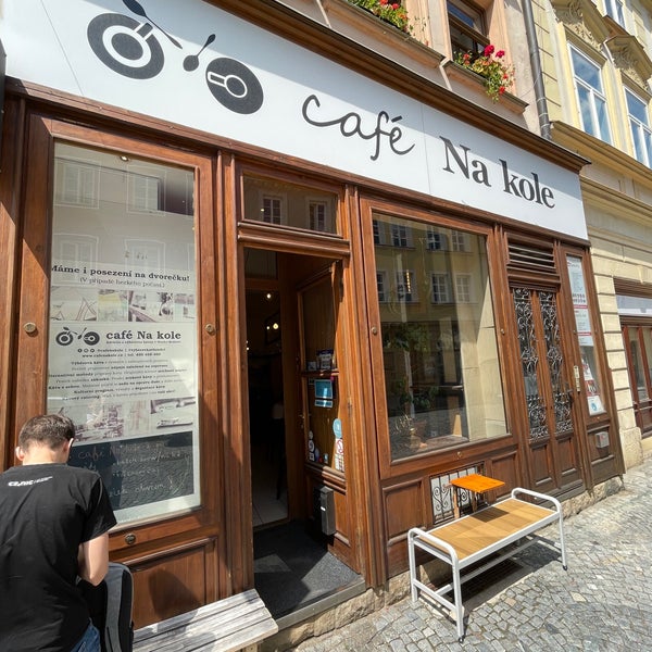 รูปภาพถ่ายที่ Café Na kole โดย Radezim เมื่อ 6/5/2022