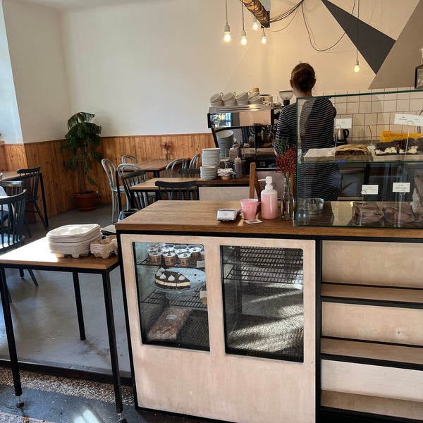 รูปภาพถ่ายที่ café jen โดย Radezim เมื่อ 10/17/2022