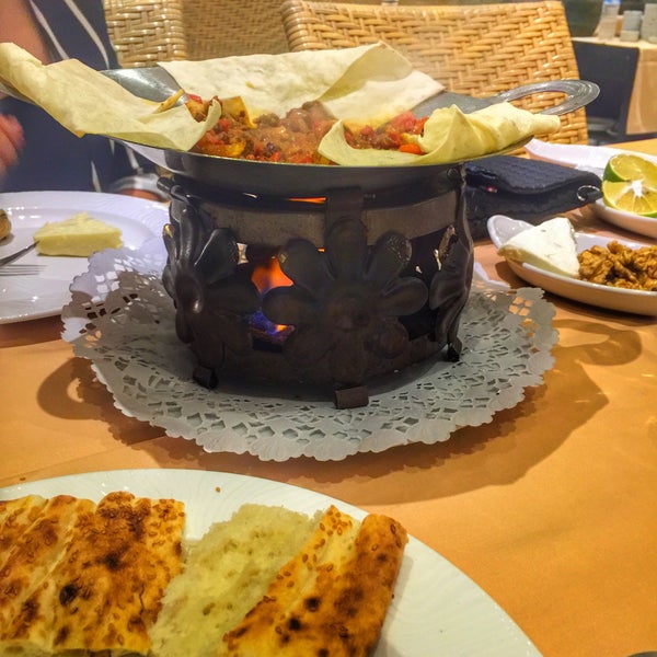 10/8/2016 tarihinde M S.ziyaretçi tarafından Kazan Restaurant Lara'de çekilen fotoğraf