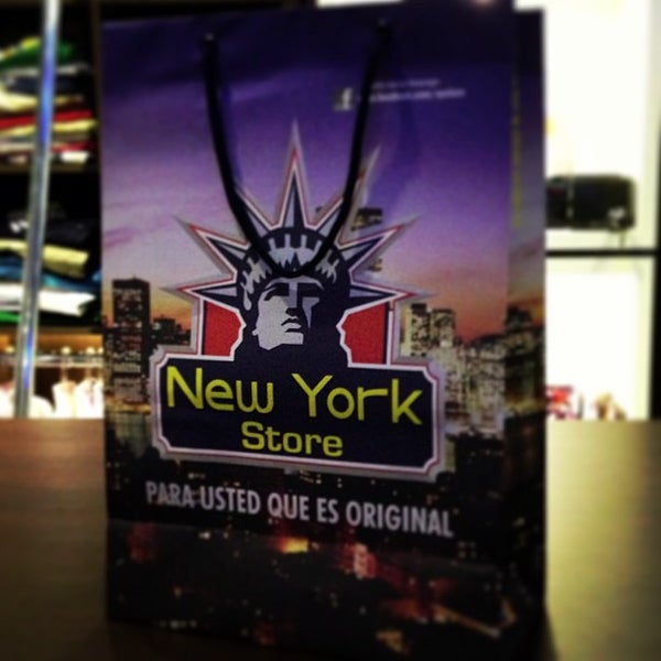 Foto diambil di New York Store Shopping Vendome oleh hassan b. pada 4/3/2013
