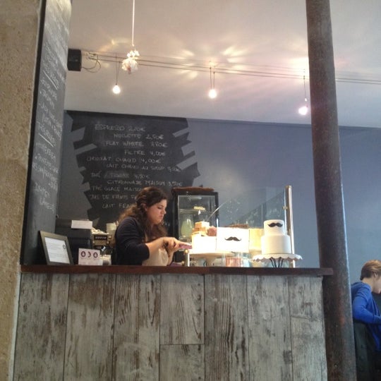 11/25/2012 tarihinde Clementine G.ziyaretçi tarafından Sugarplum Cake Shop'de çekilen fotoğraf