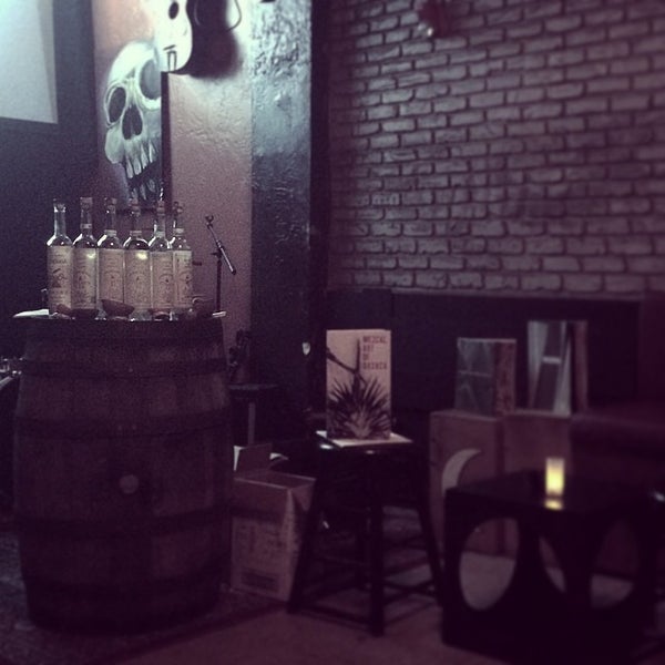 Foto diambil di Clandestino Pub oleh Jony B. pada 8/14/2014
