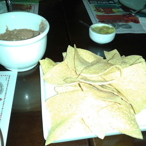 Das Foto wurde bei Guadalupe Mexican Food von Sandra I. am 3/29/2014 aufgenommen