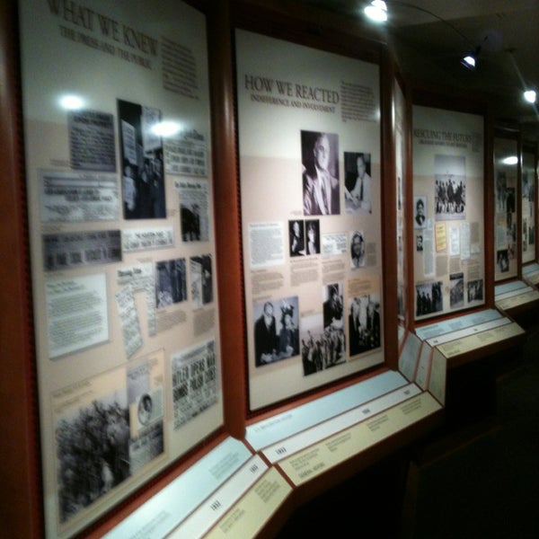 2/17/2013 tarihinde Michael B.ziyaretçi tarafından Holocaust Memorial Museum San Antonio'de çekilen fotoğraf