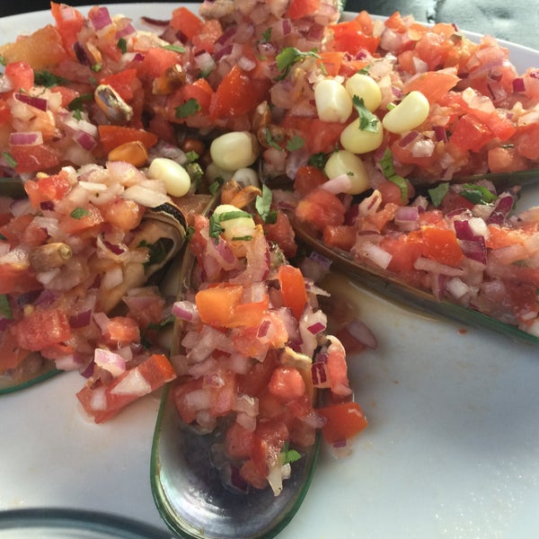 8/2/2015 tarihinde Robert M.ziyaretçi tarafından Quenas Restaurant'de çekilen fotoğraf