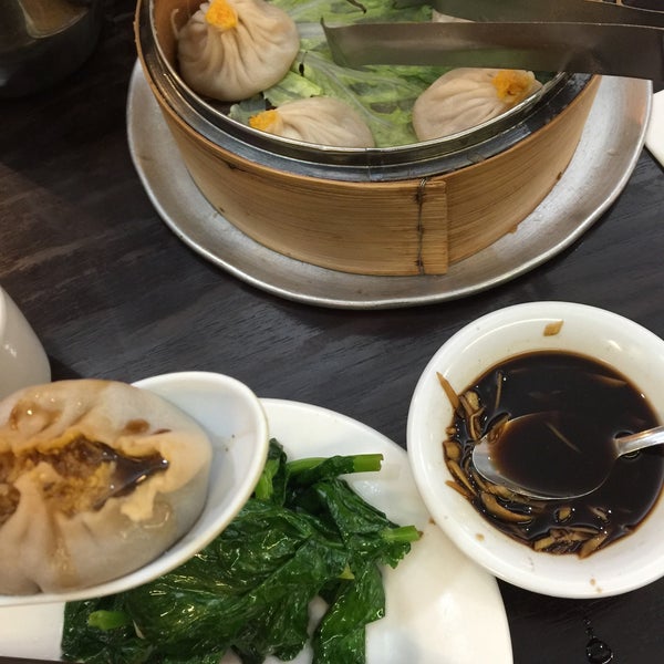 Das Foto wurde bei Shanghai Cuisine 33 von Robert M. am 3/13/2016 aufgenommen