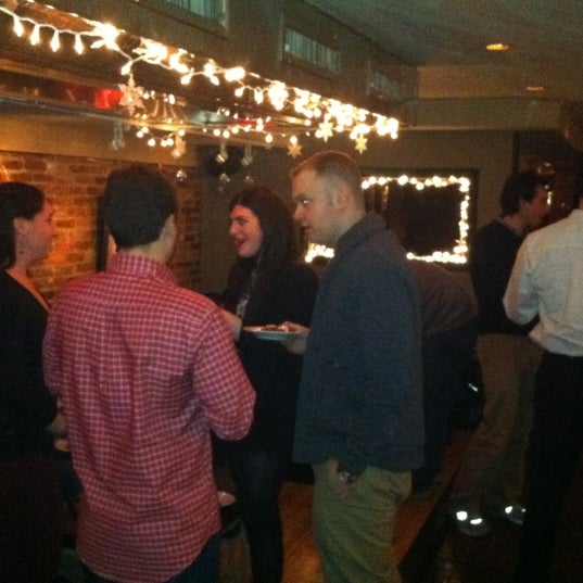 12/13/2012 tarihinde Mike M.ziyaretçi tarafından Alfa Restaurant &amp; Bar'de çekilen fotoğraf