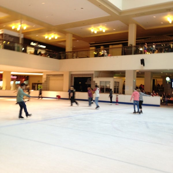 Photos at Lloyd Center Ice Rink 11 tips from 1008 visitors