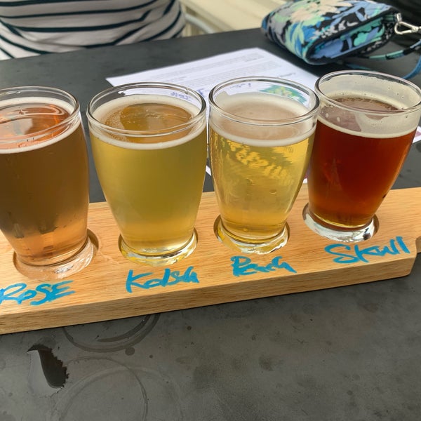 รูปภาพถ่ายที่ Lake Bluff Brewing Company โดย justmush เมื่อ 6/14/2019