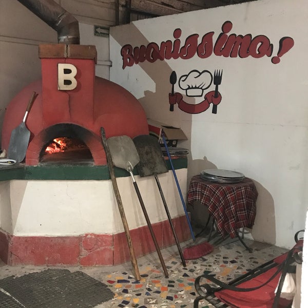 Photo taken at Buonissimo Trattoria-Pizzeria Italiana by Patricia Z. on 9/18/2017