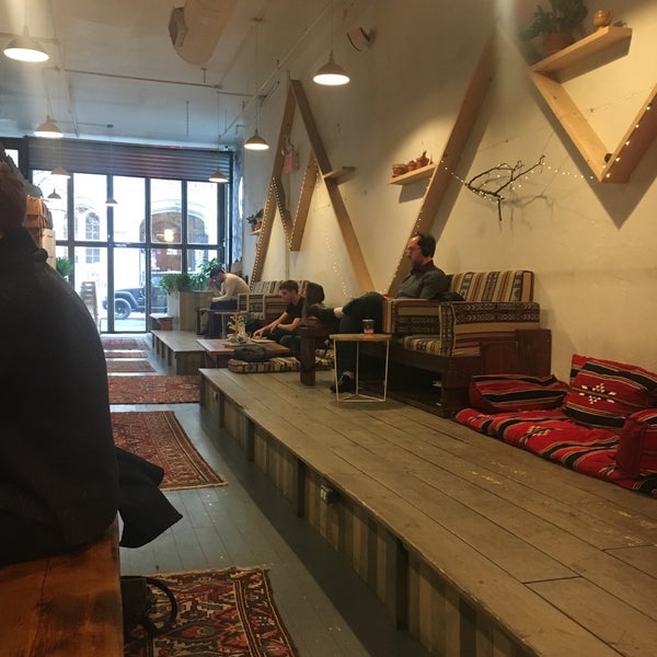 3/31/2017 tarihinde Wendy H.ziyaretçi tarafından Spreadhouse Coffee'de çekilen fotoğraf