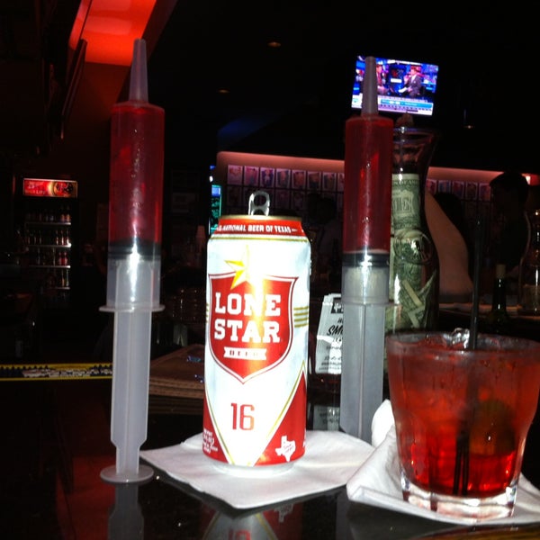 4/26/2013 tarihinde Brandy Leeziyaretçi tarafından The Common Interest Karaoke Bar &amp; Grill'de çekilen fotoğraf