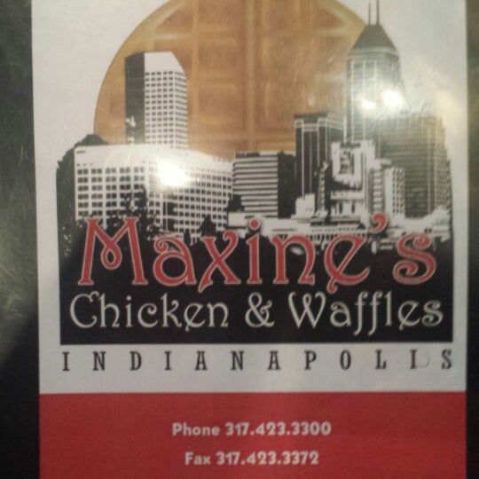 Foto tomada en Maxine&#39;s Chicken &amp; Waffles  por Ted P. el 9/28/2014