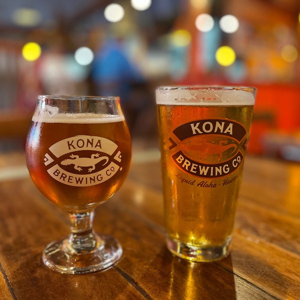 Foto diambil di Kona Brewing Co. &amp; Brewpub oleh Barron F. pada 2/5/2024