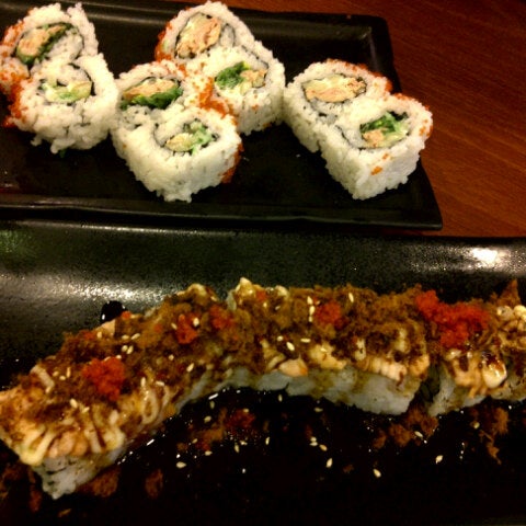 Foto diambil di Sushi Hana oleh cien pada 4/15/2013