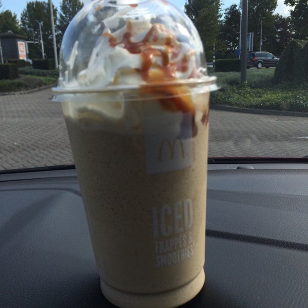 รูปภาพถ่ายที่ McDonald&#39;s โดย Joost G. เมื่อ 9/21/2014