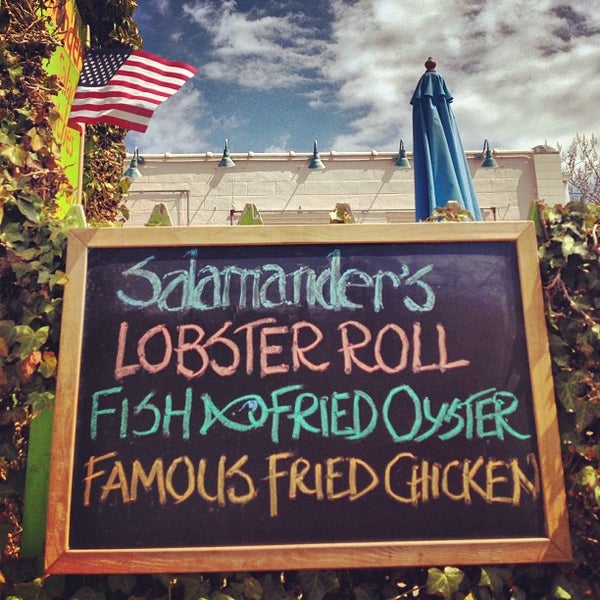 4/14/2013 tarihinde Noah F.ziyaretçi tarafından Salamanders on Front Restaurant'de çekilen fotoğraf