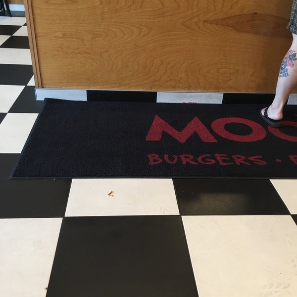 Photo taken at MOOYAH Burgers, Fries &amp; Shakes by Mia S. on 8/20/2016