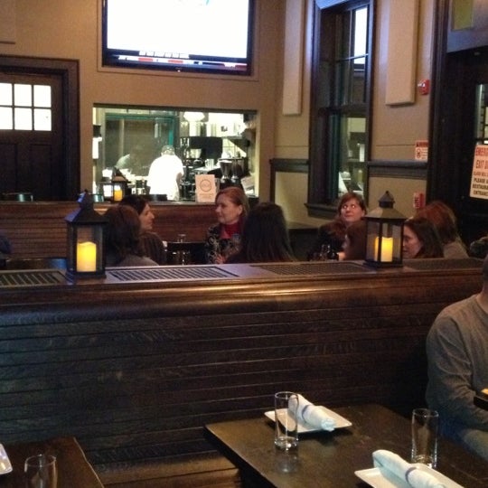 11/15/2012にStephanie M.がBoxcar Bar &amp; Grillで撮った写真