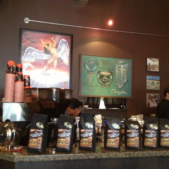 Foto tomada en Rockn’ Joe Coffeehouse &amp; Bistro  por Stephanie M. el 11/16/2012
