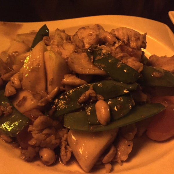 Foto diambil di Chai Thai Kitchen oleh Maria S. pada 1/24/2015