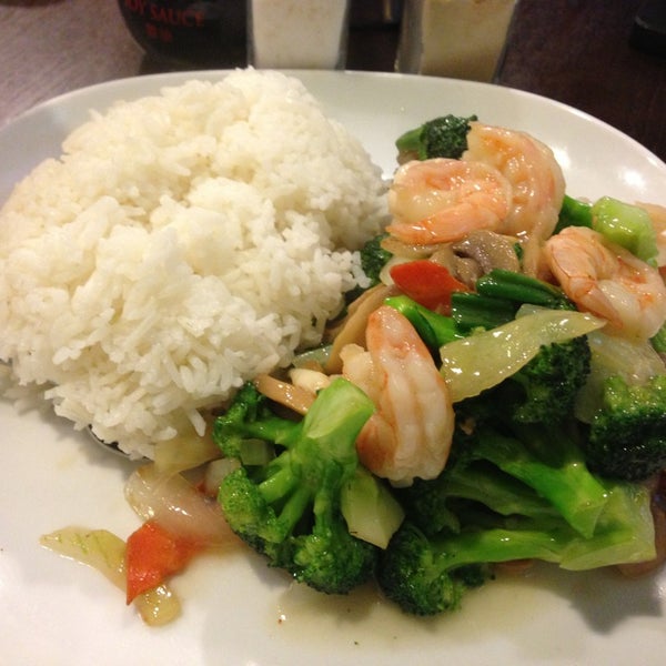 Foto tomada en Pacific Cafe Hong Kong Kitchen  por Maria S. el 3/8/2013