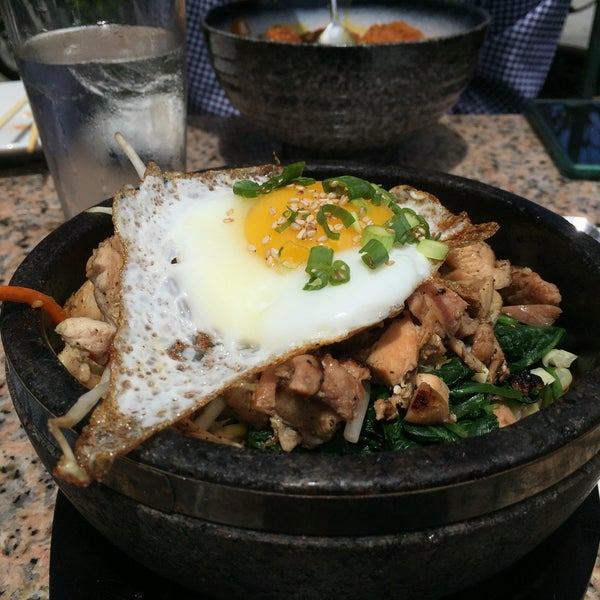 รูปภาพถ่ายที่ Stone Korean Kitchen โดย Maria S. เมื่อ 7/10/2015