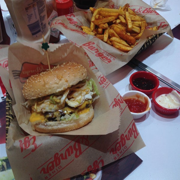 10/29/2016에 Safa G.님이 Egg &amp; Burger에서 찍은 사진