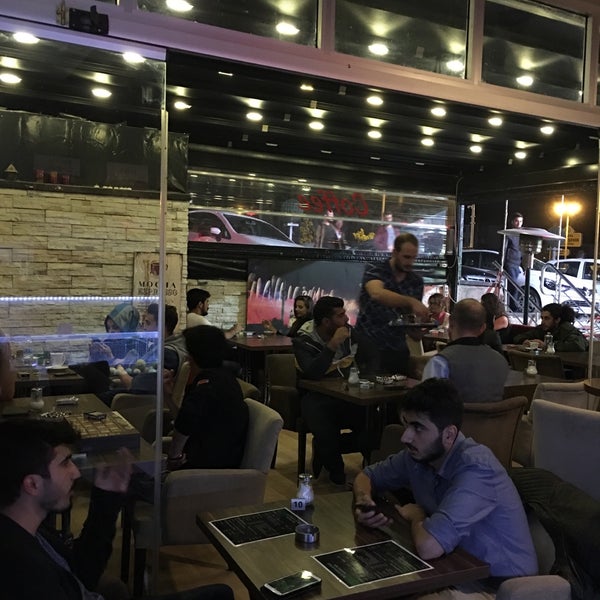 10/5/2016에 Gökhan F.님이 Hot Stop Lounge Coffee &amp; Tea에서 찍은 사진