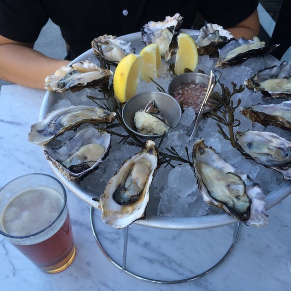 Foto tomada en Ferry Plaza Seafood  por Jeanne A. el 10/4/2014