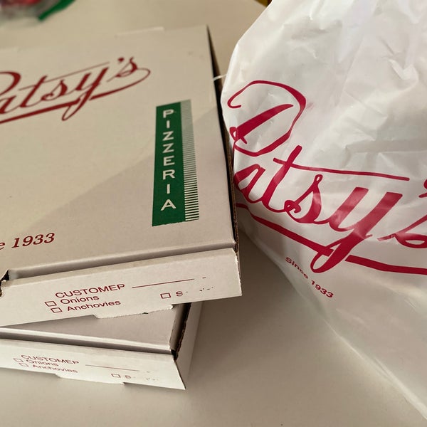 รูปภาพถ่ายที่ Patsy&#39;s Pizzeria โดย Johan S. เมื่อ 8/22/2020