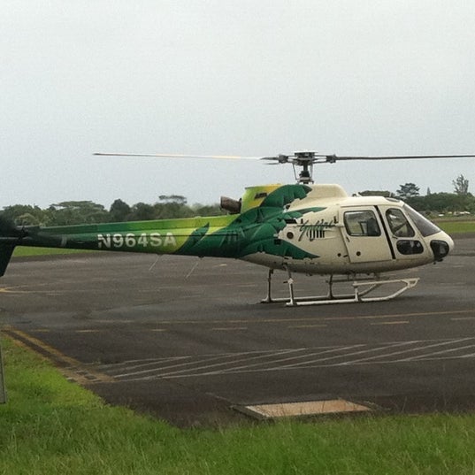 Foto scattata a Safari Helicopters da Belinda F. il 11/20/2012