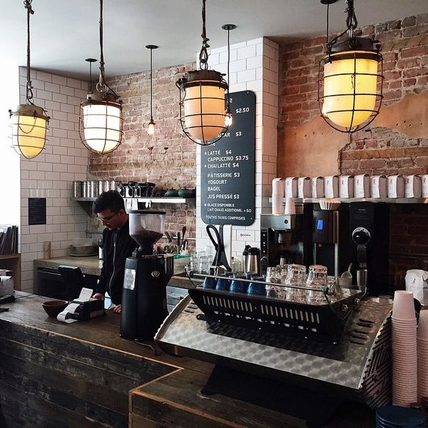 3/6/2015 tarihinde James C.ziyaretçi tarafından Kitsuné Espresso Bar Artisanal'de çekilen fotoğraf
