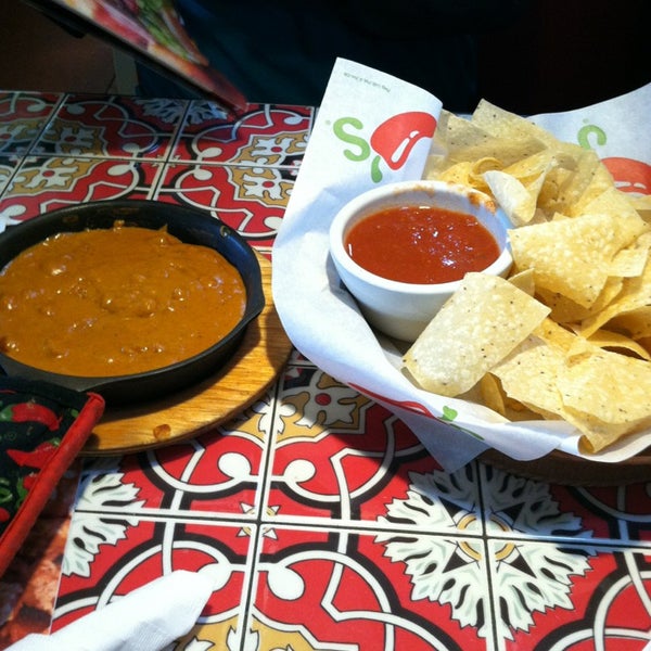 Photo taken at Chili&#39;s Grill &amp; Bar by brittany f. on 1/5/2013