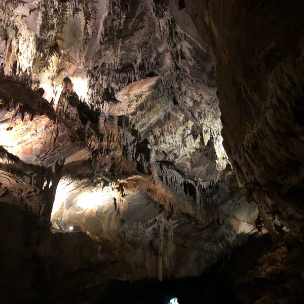 Photo taken at Penn&#39;s Cave by ʍɐɥs on 8/19/2018