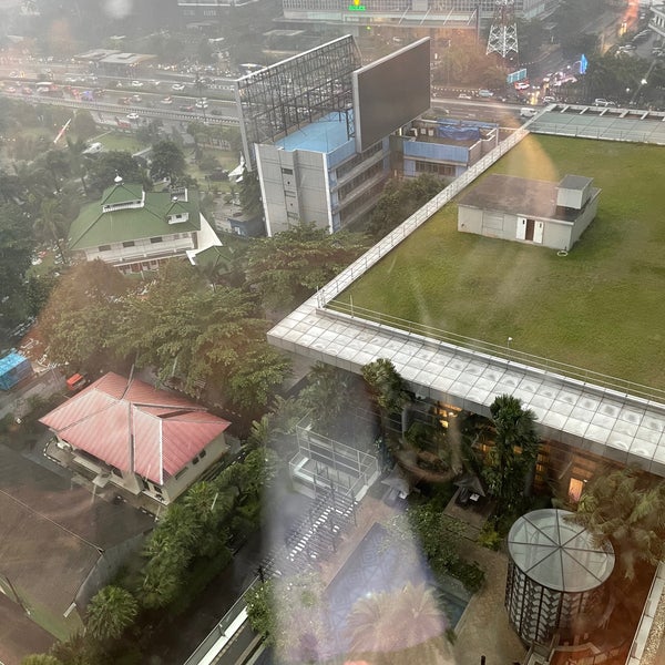 Foto diambil di Four Seasons Hotel Jakarta oleh TJ pada 10/15/2022
