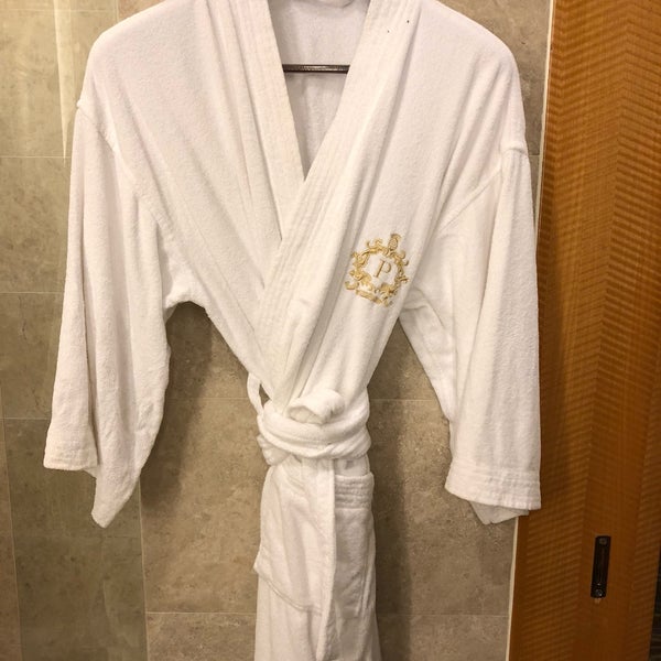 Das Foto wurde bei Riverside Hotel von TJ am 10/5/2018 aufgenommen