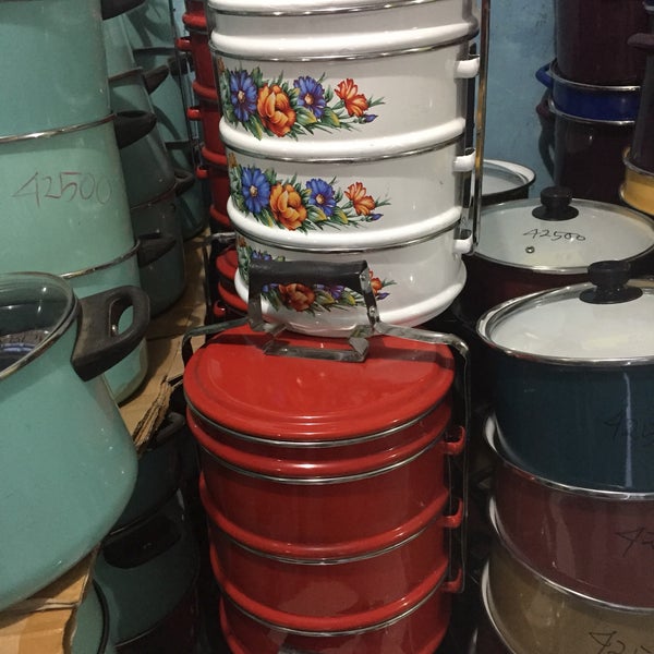 Berbaginesiacom Berburu Oleh Oleh Panci Di Wisata Panci