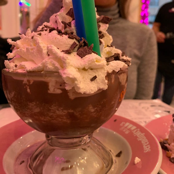 Photo taken at Serendipity 3 by Nabeel R. on 12/8/2021