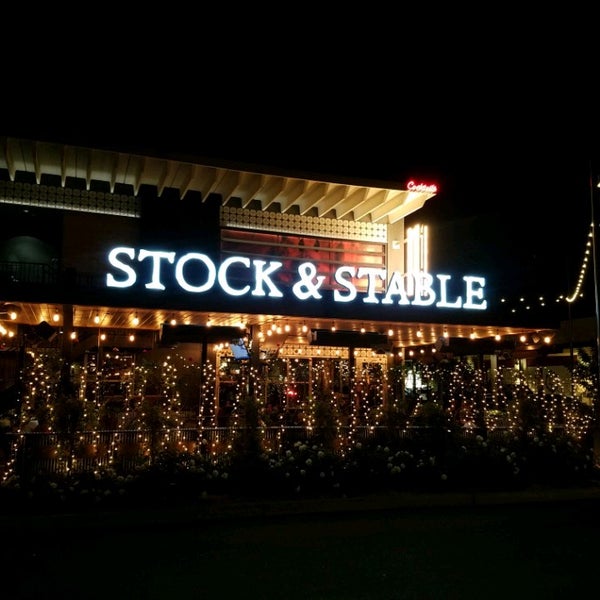 รูปภาพถ่ายที่ Stock &amp; Stable โดย Christina B. เมื่อ 12/10/2017