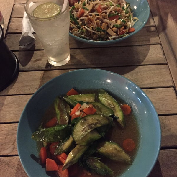 12/10/2016에 Lani A.님이 Anchan Vegetarian Restaurant에서 찍은 사진