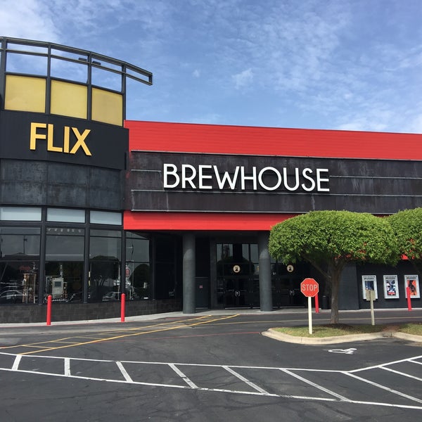 Photo taken at Flix Brewhouse by Chris on 8/14/2018