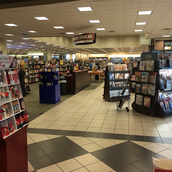 Photos At Barnes Noble 15 Tips From 911 Visitors