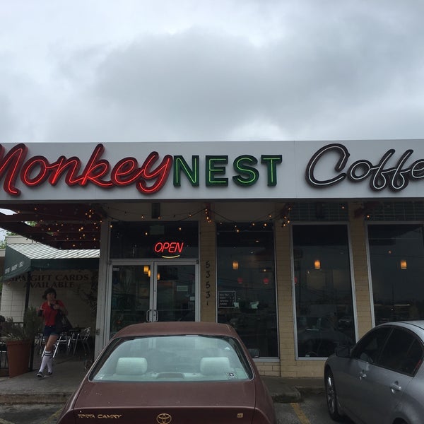 Foto scattata a Monkey Nest Coffee da Chris il 3/30/2016