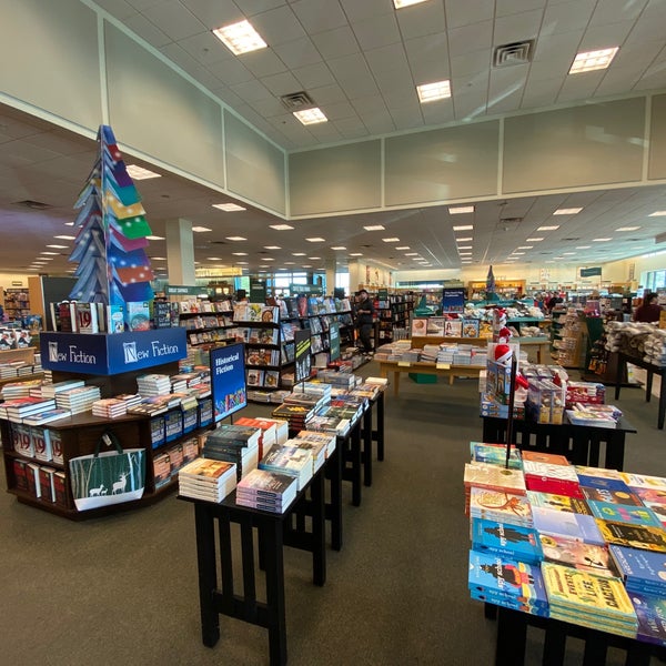 Photos At Barnes Noble 15 Tips From 911 Visitors