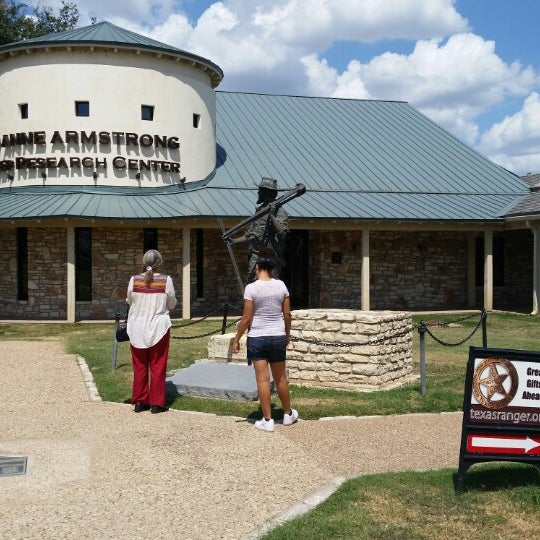 Снимок сделан в Texas Ranger Hall of Fame and Museum пользователем Chris 8/28/2014