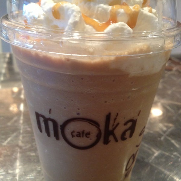6/17/2013にchris s.がCafe Mokaで撮った写真
