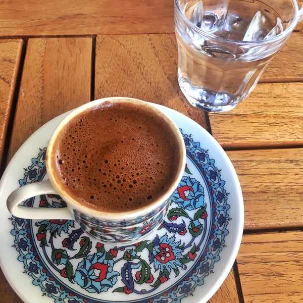 Foto scattata a Agola Coffee da Tufan Özyamak il 5/2/2018